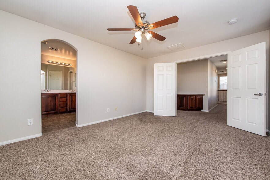 Building Photo - 9150 W Brilliant Prairie Ct