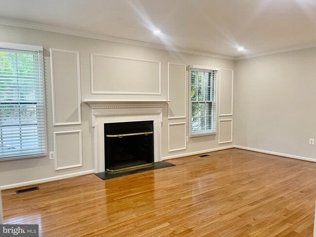 Building Photo - 7609 Dominion Dr