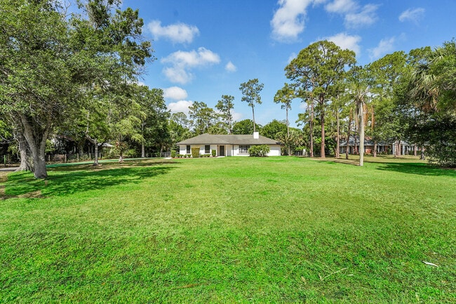 Building Photo - 17717 Bridle Ln