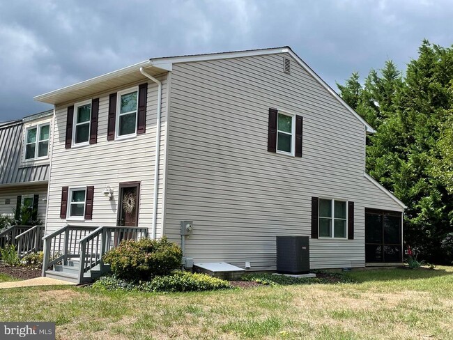 Building Photo - 37285 Martin St