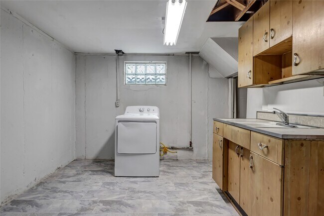 Building Photo - 765 Babler Dr