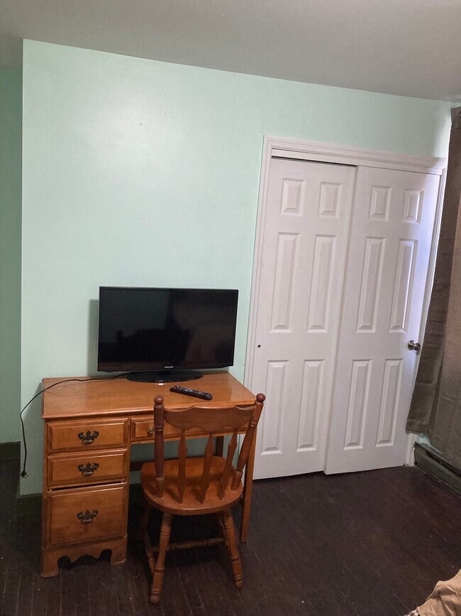 Building Photo - 204 Clinton Ave