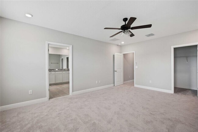 Building Photo - 2560 Warren Acrs Blvd