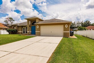 Building Photo - "Charming 3-Bedroom Home with 2 Full Baths and Spacious 2537 Sq Ft in North Port, FL!"