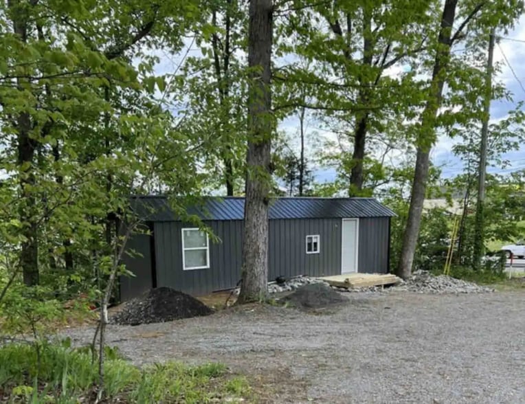 Building Photo - 1561 KY-55