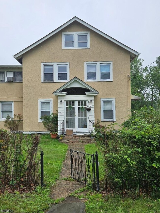 Primary Photo - 378 South St