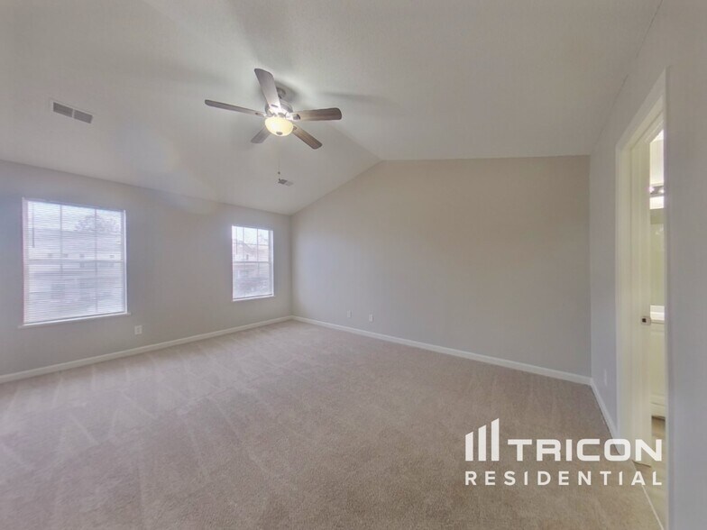 Building Photo - 415 Fox Trot Dr