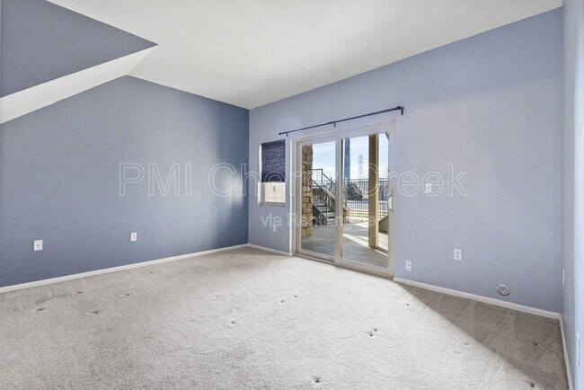 Building Photo - 18602 E Water Dr