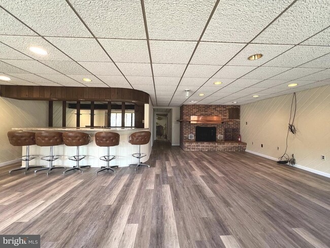 Building Photo - Beautiful 3bd 3bth contemporary A-framed home in the prestigious Eagle's Nest community.