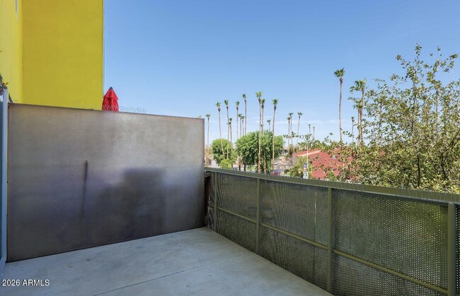 Building Photo - 1111 W University Dr