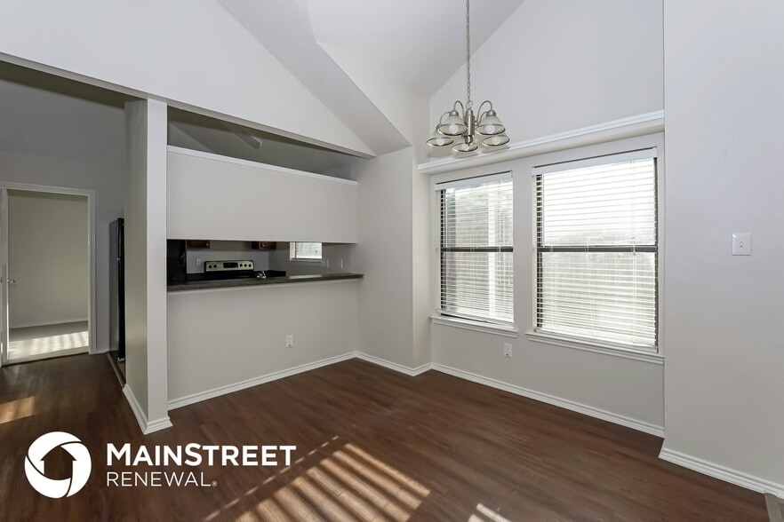 Building Photo - 223 Rodeo Dr