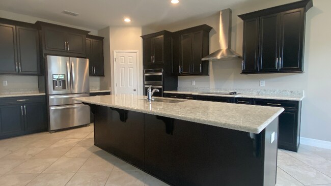 Building Photo - 2066 Cresswell St