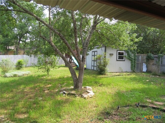 Building Photo - 8 E Shawnee Ln