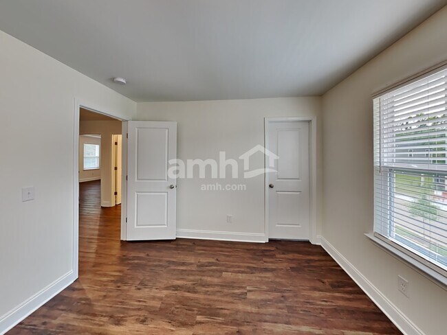 Building Photo - 5949 Hagar Vly Dr