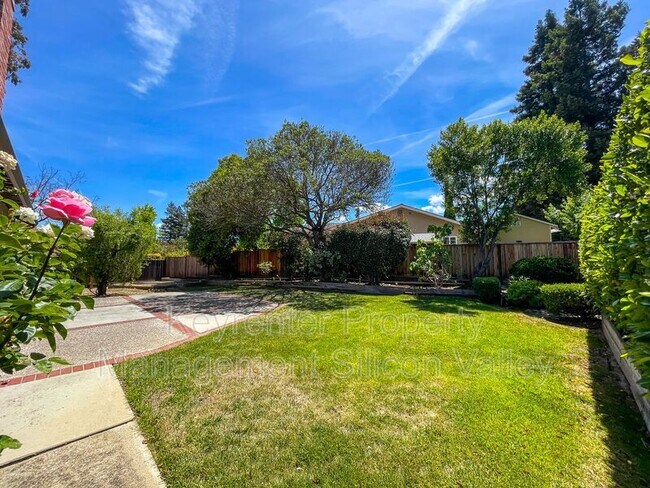 Building Photo - 6701 Tannahill Dr