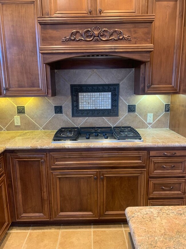 Building Photo - Luxurious Belvedere Condo Available Now!