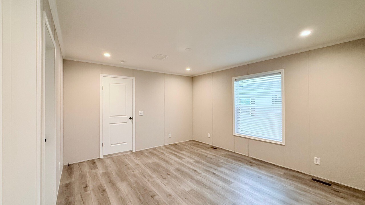 Building Photo - 29647 Erie Ct