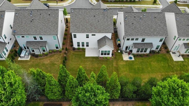 Building Photo - 1445 Calvert Ln