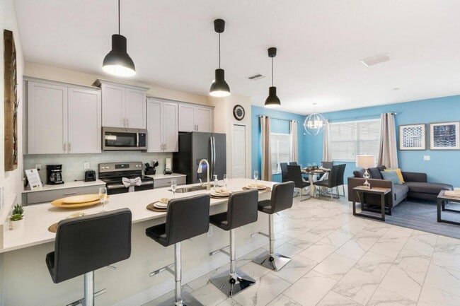 Building Photo - 8945 Stinger Dr