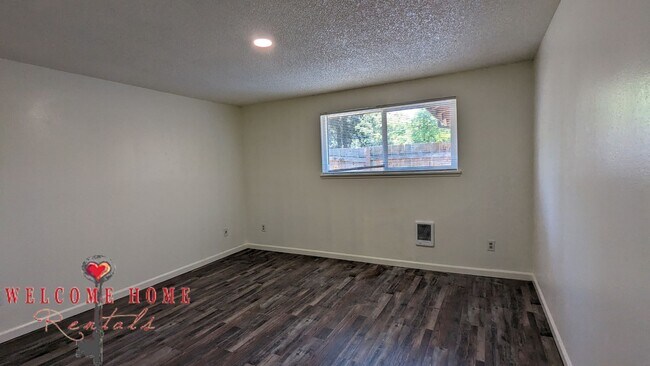 Building Photo - Bryant - 1324A/1324B