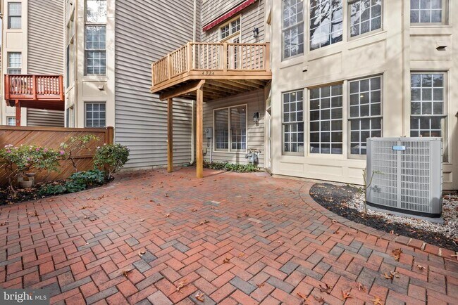 Building Photo - 4914 John Ticer Dr