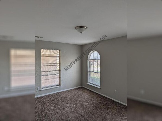 Building Photo - 2009 Ming Dr