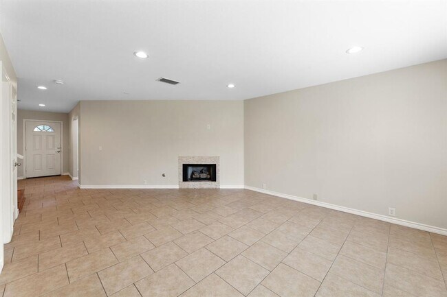 Building Photo - 816 Rusk Rd