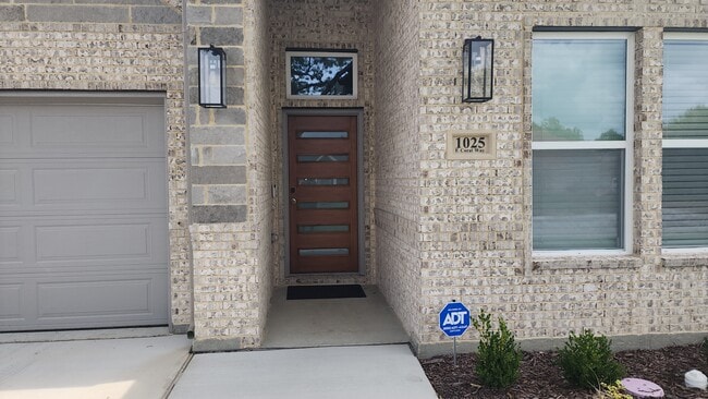 Primary Photo - 1025 E Coral Way