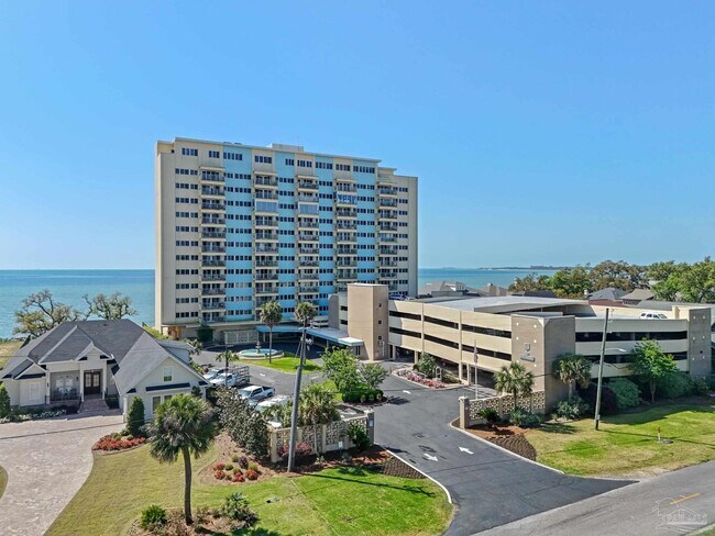 Building Photo - 825 Bayshore Dr
