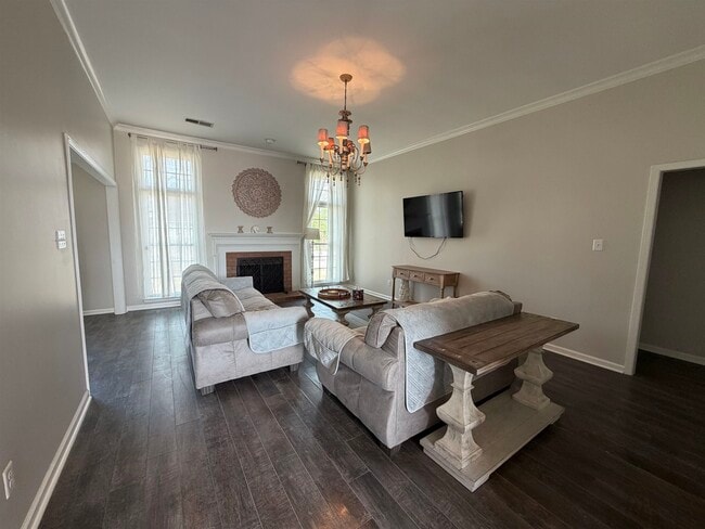 Building Photo - 1565 Dexter Run W