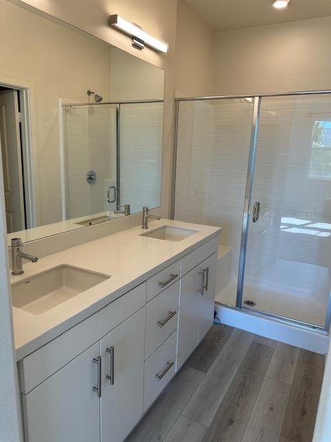Master bathroom 3rd floor - 9424 Shade Pl