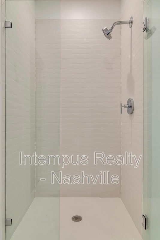 Building Photo - 3116 West End Cir