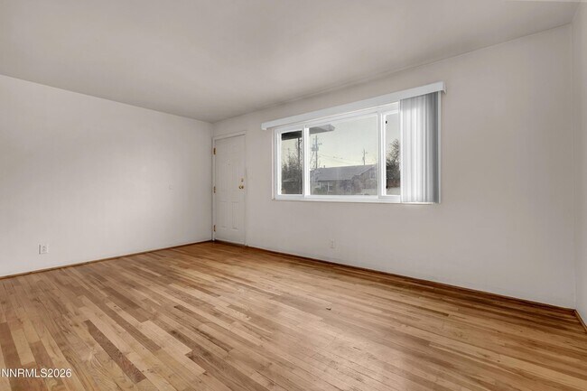 Building Photo - 240 18th St