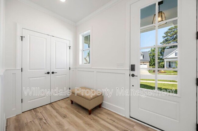 Building Photo - 2020 Moonraker Dr