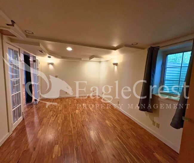 Building Photo - Beautifully Renovated Historic 3 Bedroom Home