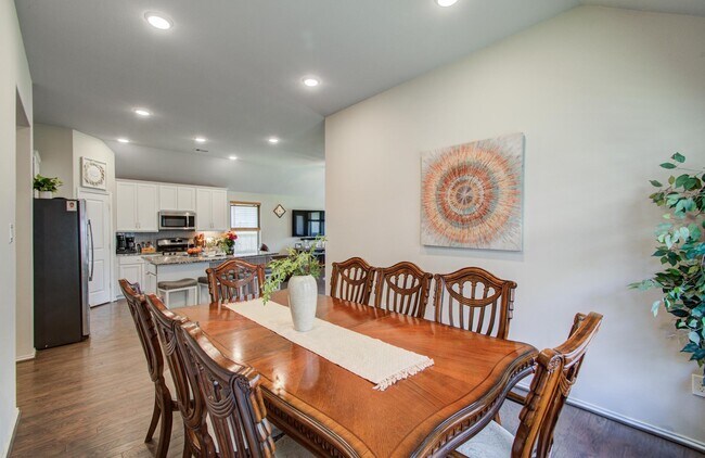 Building Photo - 32038 Quail Terrace Ln
