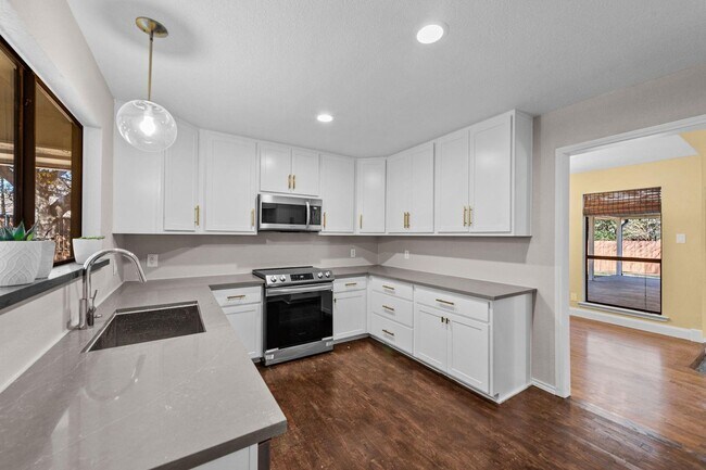 Building Photo - Beautiful 3 Bed 2 Bath home in Southlake!