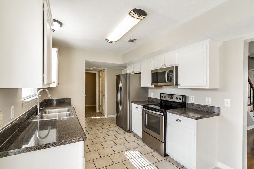 Building Photo - 2209 Dewey Dr