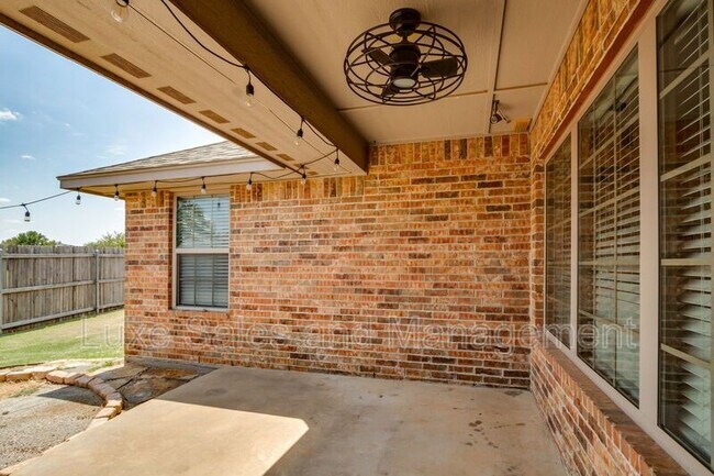 Building Photo - 1174 Misty Dr NW