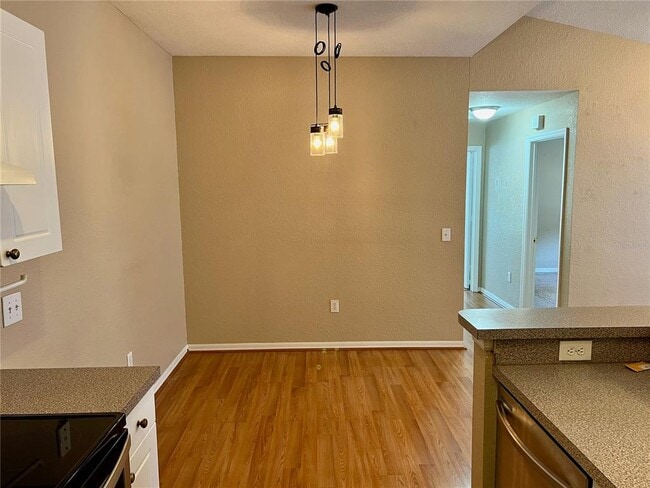 Building Photo - 835 Grand Regency Pointe