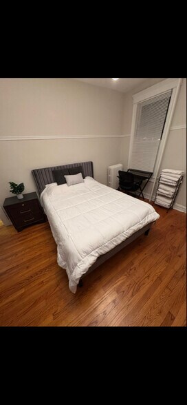 Building Photo - 101 E 33rd St