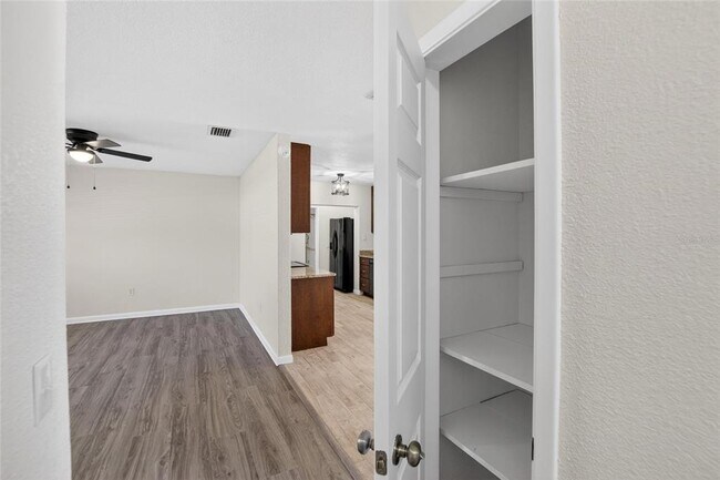 Building Photo - 311 NE 5th St