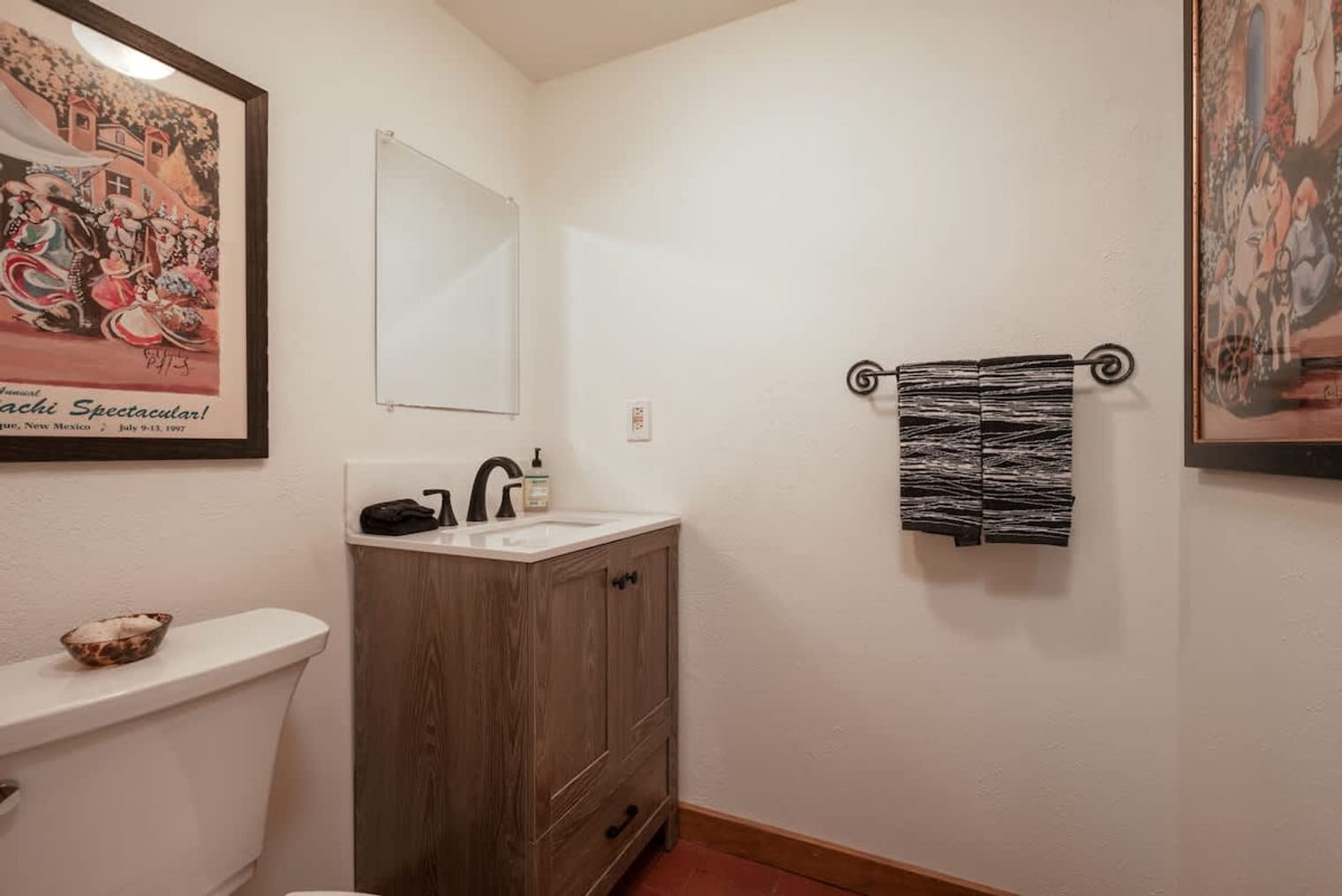 Building Photo - 209 Sena St