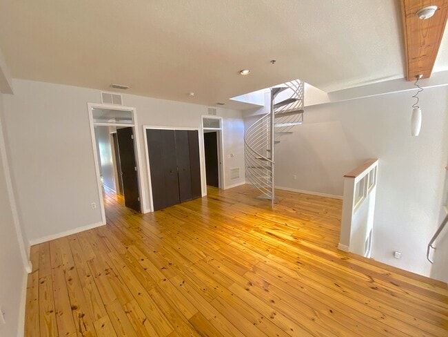Building Photo - Stunning and Unique Luxury Town Home for Rent in the heart of sought after SODO!
