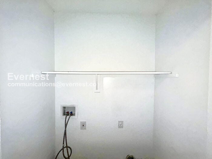 Building Photo - 7036 Foxhall Dr