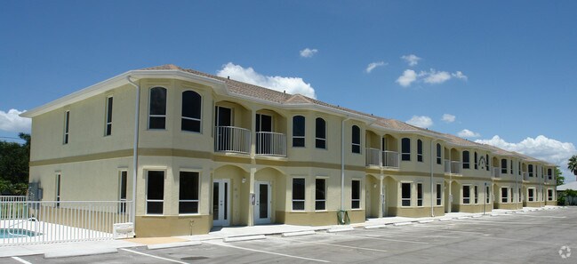 Building Photo - 3514 Santa Barbara Blvd