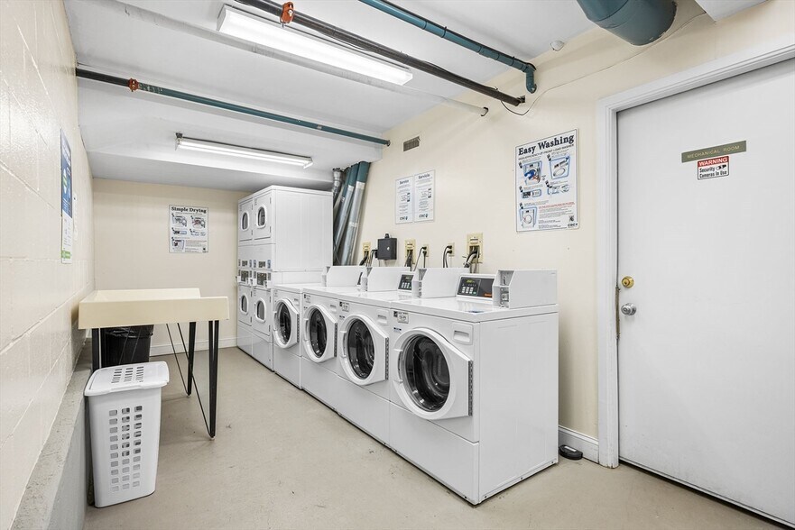 Building Photo - 315 Rantoul St