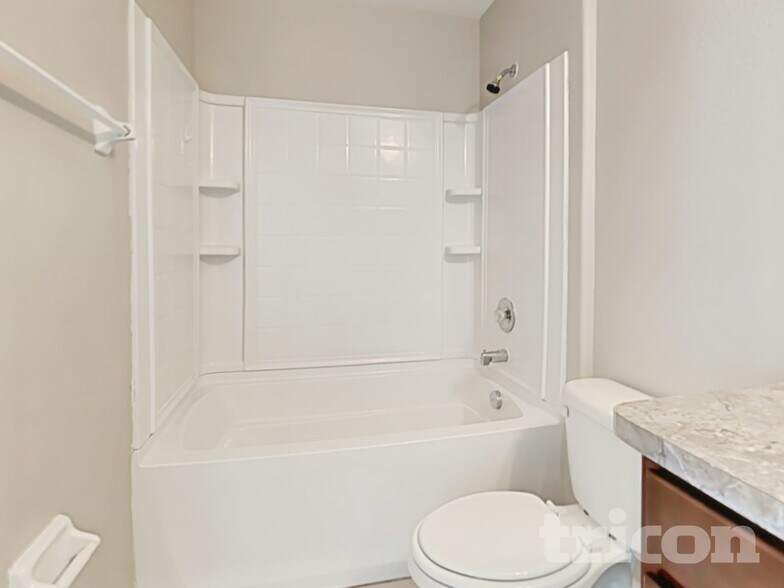 Building Photo - 4938 Reflecting Pond Cir