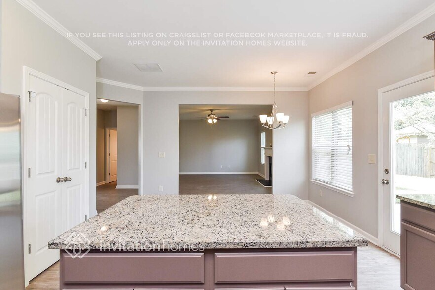 Building Photo - 4100 Whitfield Oak Way NE