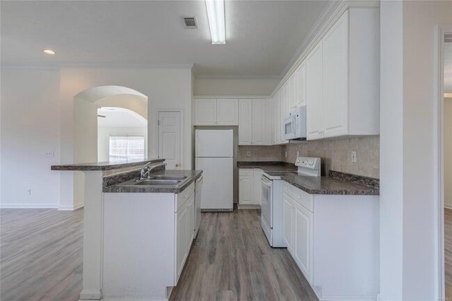 Building Photo - 8978 Stoneridge Pl